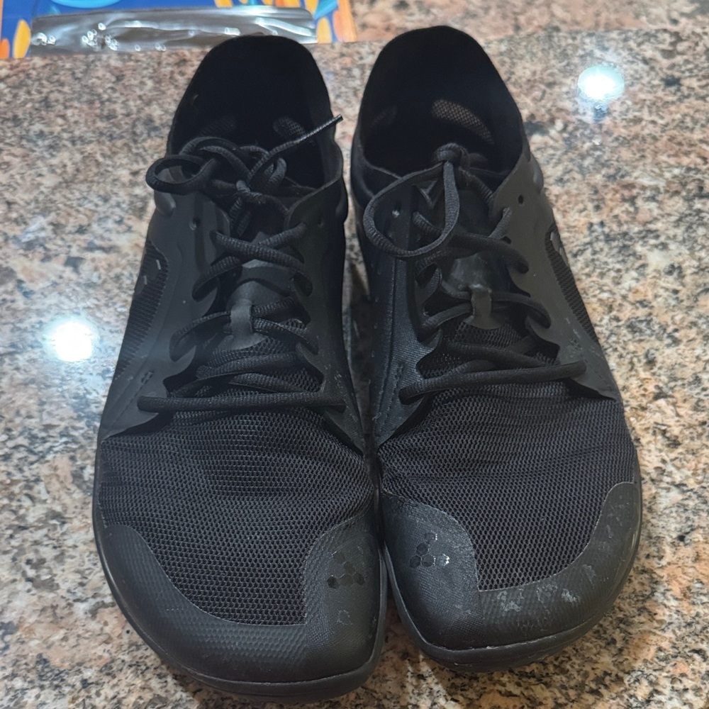 Recycled Brand Men's Black Athletic Shoes Eur Size 43